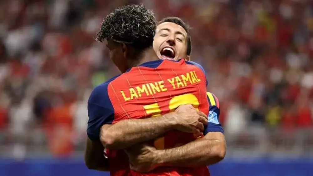 Espanha e Japão goleiam por 4 a 0 e lideram grupos na Copa