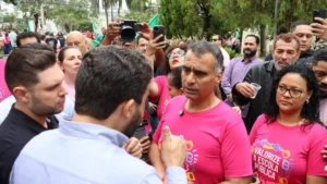 Prefeita recebe professores para negociar reajuste salarial
