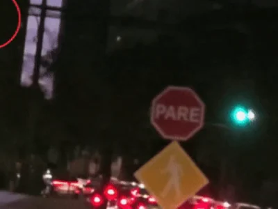 Falha em semáforo deixa dois sinais verdes no horário de pico em CG