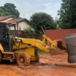 Chuvas em Três Lagoas abrem cratera e adiam desfile de 111 anos
