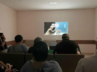 Cinema vira terapia contra estresse na Cassems de Dourados