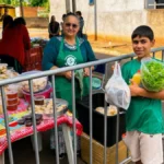 Recicláveis viram moeda para comprar alimentos frescos