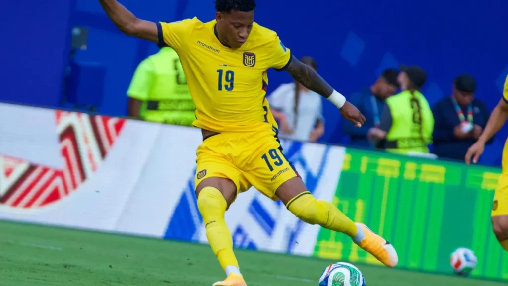 Equador domina, mas empata sem gols com Curaçao na Copa