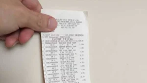 CPF na nota pode render R$ 300 mil em sorteio desta terça
