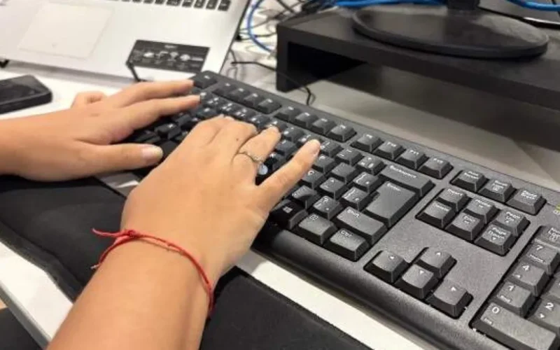 Computador volta a crescer em lares brasileiros após queda