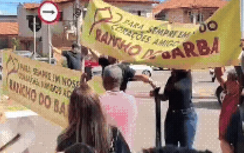 Último adeus a Waldeny tem fogos e viola no Rancho do Barba