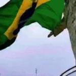 Cristo Rei do Pantanal veste verde e amarelo para a Copa