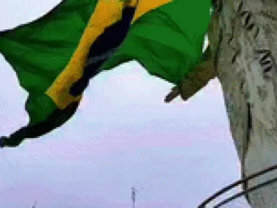 Cristo Rei do Pantanal veste verde e amarelo para a Copa