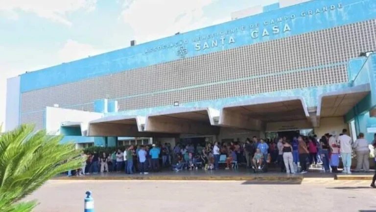 Santa Casa atrasa salários e enfermagem ameaça paralisação