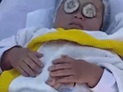 Bebês ganham spa com pepino nos olhos em último dia de aula