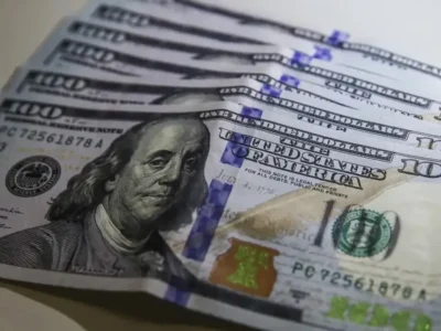 Dólar sobe a R$ 5,09 e Bolsa cai com tarifa dos EUA