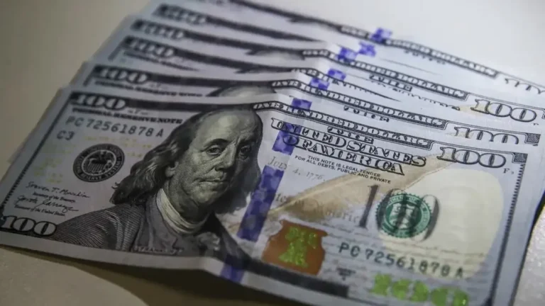 Dólar sobe a R$ 5,09 e Bolsa cai com tarifa dos EUA