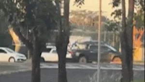 Helicóptero da PM pousa em rotatória e é o vídeo mais visto