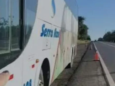 Pane em ônibus na BR-163 deixa passageiros sem água e comida