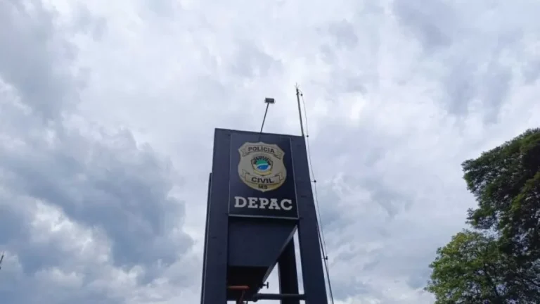 Mulher escapa e homem é preso por cárcere em Dourados