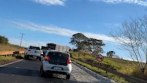Sebo na pista interdita parcialmente MS-395 entre Bataguassu