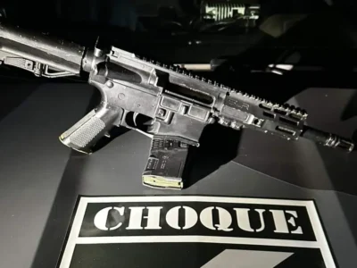 Fuzil americano M4 avaliado em R$ 40 mil é achado em avenida
