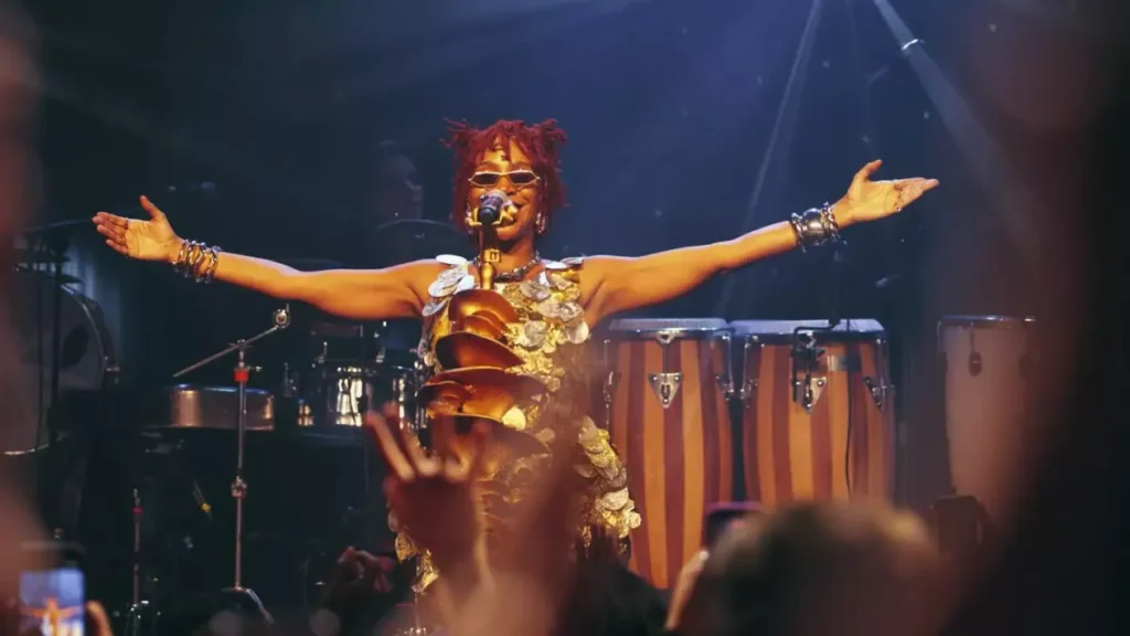 Karol Conká faz show gratuito na Parada LGBT+ de Campo Grande