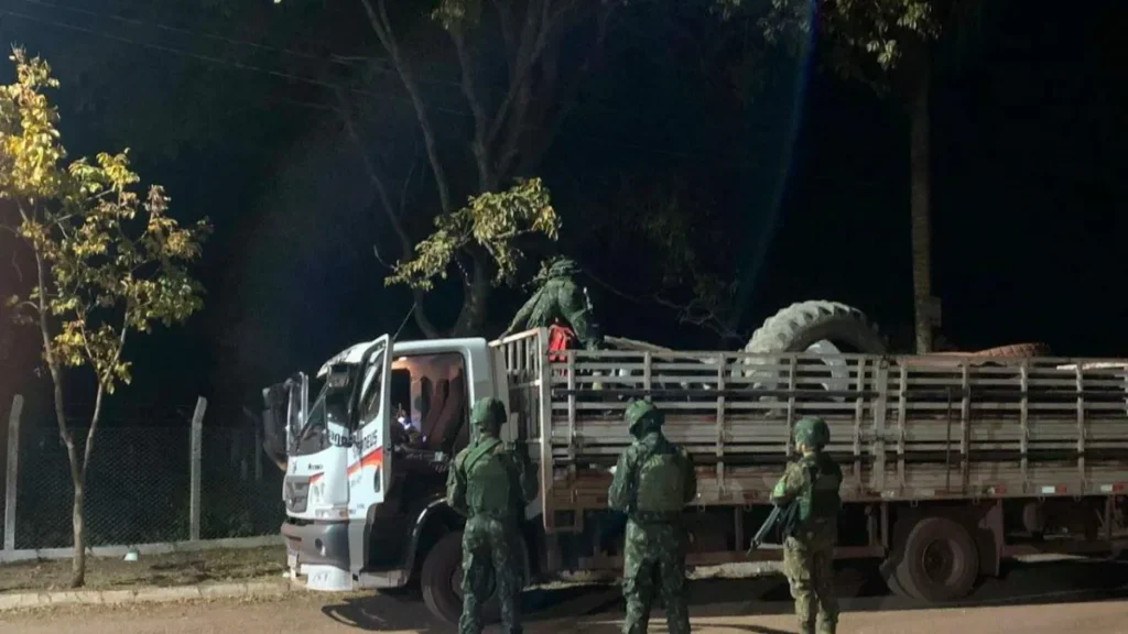 Soldado e ex-PM presos com haxixe alegam que achavam transportar celulares