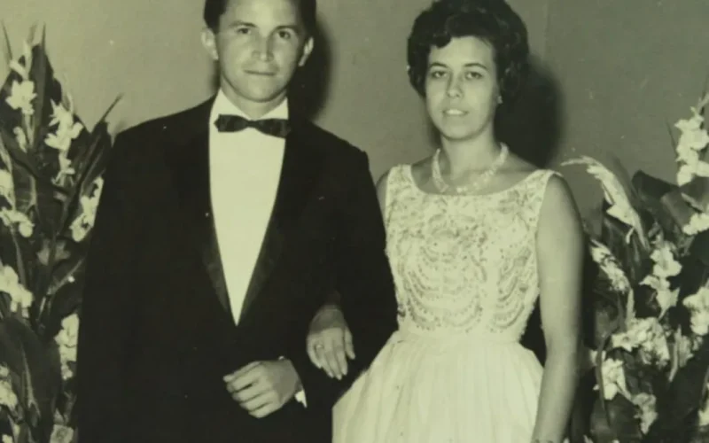Casal celebra 62 anos de amor após baile no Rio