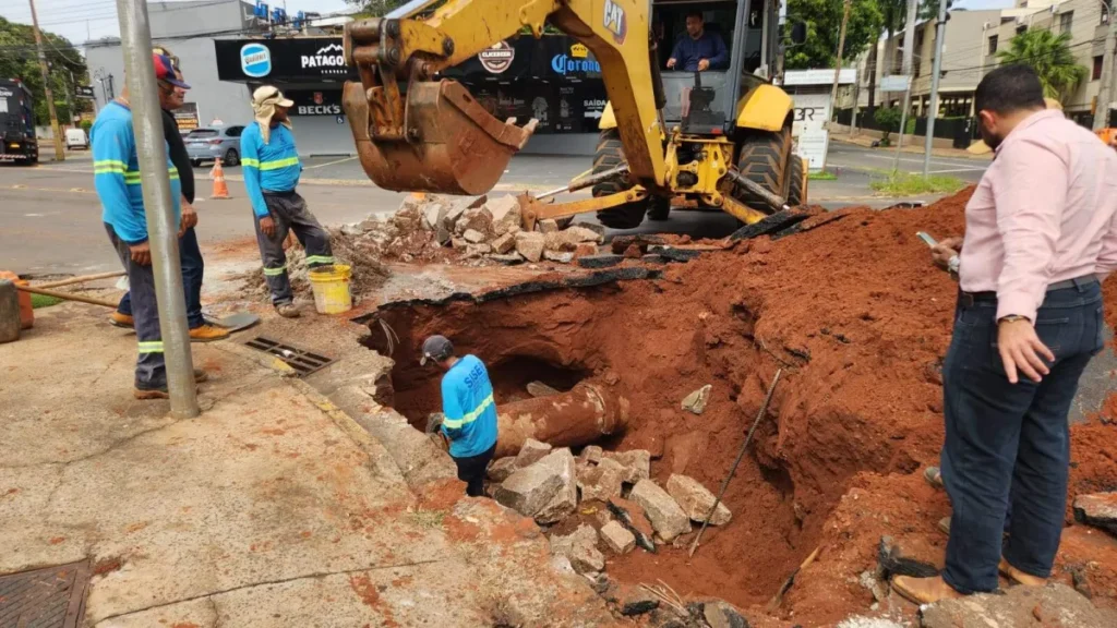Obra interdita trecho da Rua Joaquim Murtinho em Campo Grande