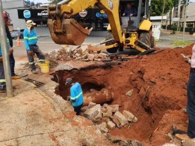 Obra interdita trecho da Rua Joaquim Murtinho em Campo Grande